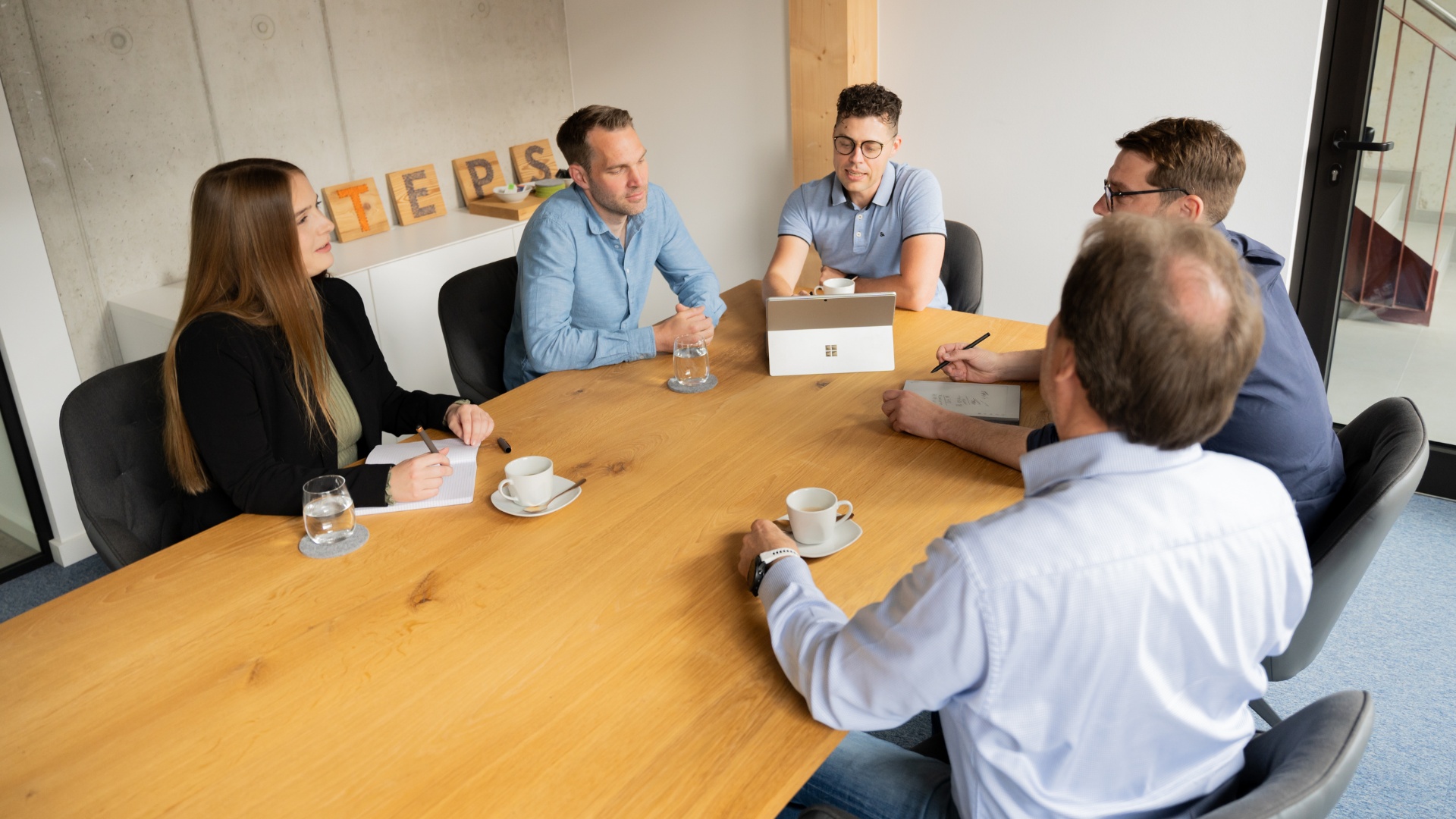 Meeting im Besprechungsraum